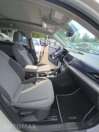 2023 Volkswagen Taos SE - miniatura 18