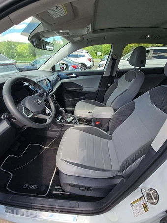 2023 Volkswagen Taos SE - miniatura 6
