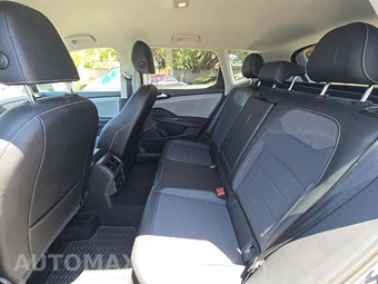 2023 Volkswagen Taos SE - miniatura 13