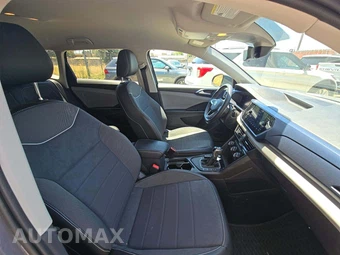 2023 Volkswagen Taos SE - miniatura 18