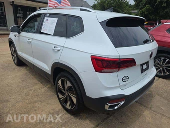 2023 Volkswagen Taos SE – miniatura 2