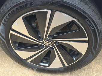 2023 Volkswagen Taos SE – miniatura 25