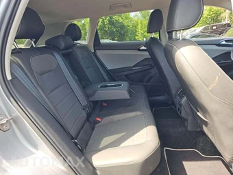 2023 Volkswagen Taos SE – miniatura 16
