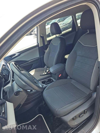 2023 Volkswagen Taos SE – miniatura 6