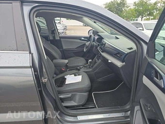 2023 Volkswagen Taos SE - miniatura 18