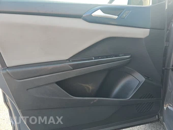 2023 Volkswagen Taos SE - miniatura 9
