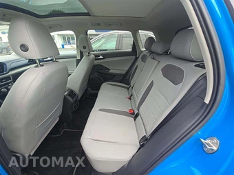 2023 Volkswagen Taos SE - miniatura 10