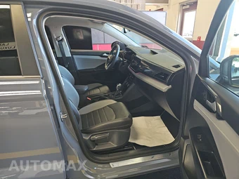 2023 Volkswagen Taos SEL - miniatura 8