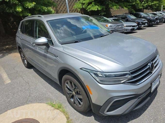 2023 Volkswagen Tiguan SE - miniatura 4