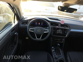 2023 Volkswagen Tiguan SE - miniatura 10
