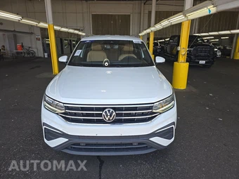 2023 Volkswagen Tiguan SE - miniatura 2