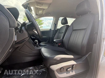2023 Volkswagen Tiguan SE - miniatura 10
