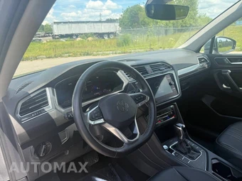 2023 Volkswagen Tiguan SE - miniatura 9