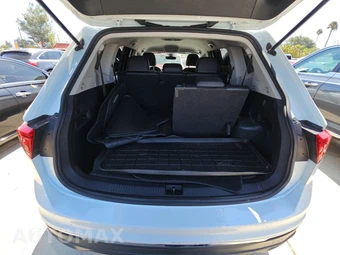 2023 Volkswagen Tiguan SE - miniatura 16