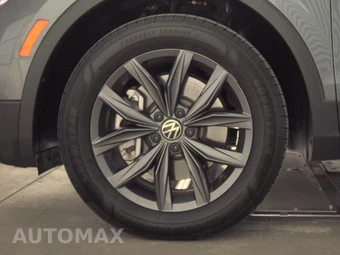 2023 Volkswagen Tiguan SE - miniatura 9