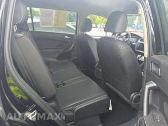 2023 Volkswagen Tiguan SE - miniatura 14