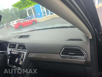 2023 Volkswagen Tiguan SE - miniatura 17