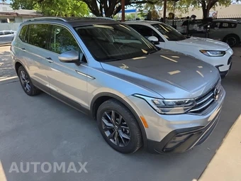 2023 Volkswagen Tiguan SE - miniatura 3