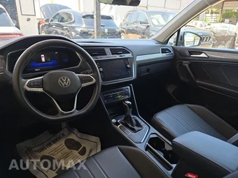 2023 Volkswagen Tiguan SE - miniatura 8