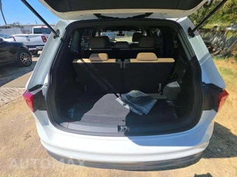 2023 Volkswagen Tiguan SE – miniatura 12