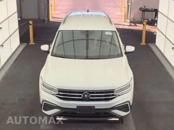 2023 Volkswagen Tiguan SE - miniatura 2