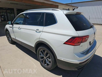 2023 Volkswagen Tiguan SE - miniatura 2