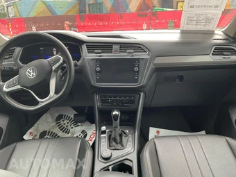 2023 Volkswagen Tiguan SE - miniatura 13