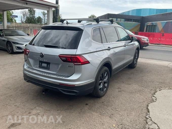 2023 Volkswagen Tiguan SE - miniatura 3