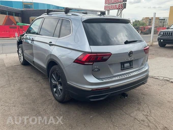 2023 Volkswagen Tiguan SE - miniatura 5