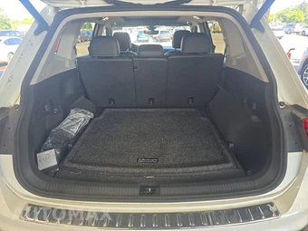 2023 Volkswagen Tiguan SE - miniatura 16