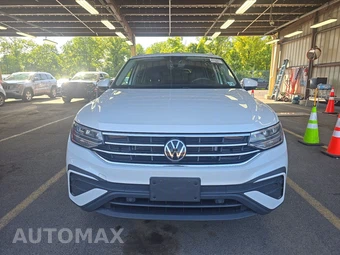 2023 Volkswagen Tiguan SE - miniatura 2