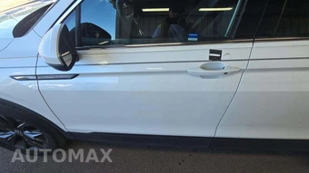 2023 Volkswagen Tiguan SE - miniatura 20