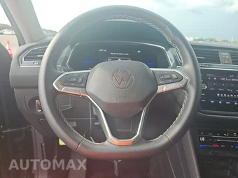 2023 Volkswagen Tiguan SE - miniatura 10