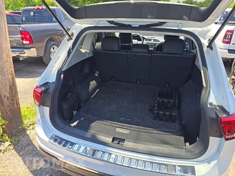 2023 Volkswagen Tiguan SE - miniatura 16