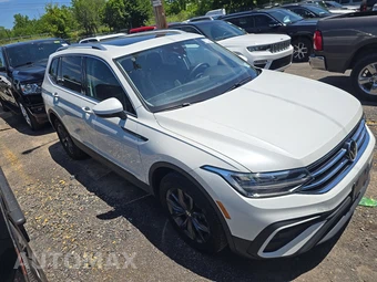 2023 Volkswagen Tiguan SE - miniatura 3