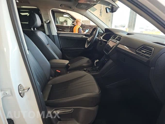 2023 Volkswagen Tiguan SE – miniatura 8