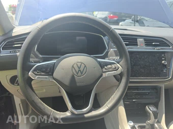 2023 Volkswagen Tiguan SE – miniatura 10