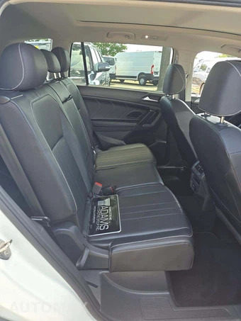 2023 Volkswagen Tiguan SE – miniatura 17