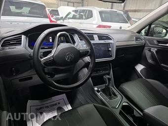 2023 Volkswagen Tiguan SE - miniatura 8