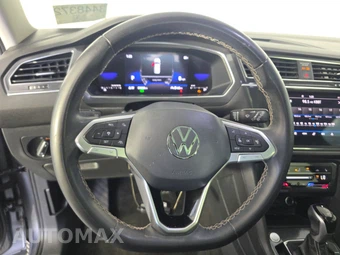 2023 Volkswagen Tiguan SE - miniatura 10