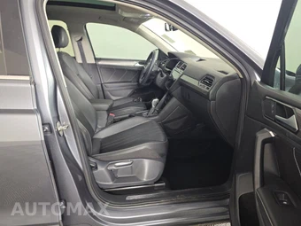 2023 Volkswagen Tiguan SE - miniatura 8