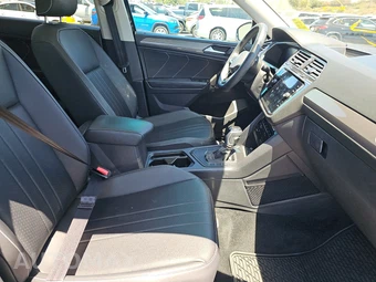 2023 Volkswagen Tiguan SE – miniatura 8