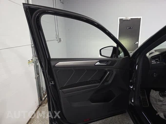 2023 Volkswagen Tiguan SE R-Line Black - miniatura 9