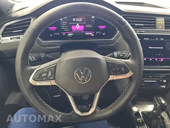 2023 Volkswagen Tiguan SE R-Line Black - miniatura 10