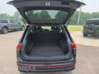 2023 Volkswagen Tiguan SE R-Line Black - miniatura 14