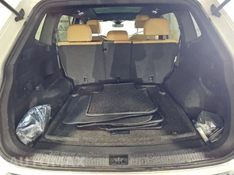 2023 Volkswagen Tiguan SE R-Line Black - miniatura 16