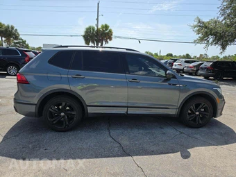 2023 Volkswagen Tiguan SE R-Line Black - miniatura 4