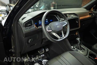 2023 Volkswagen Tiguan SE R-Line Black - miniatura 10