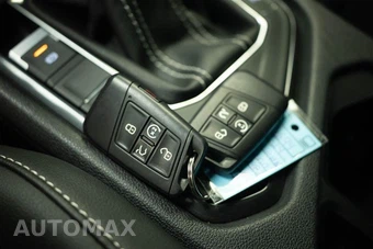 2023 Volkswagen Tiguan SE R-Line Black - miniatura 24