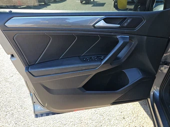 2023 Volkswagen Tiguan SE R-Line Black - miniatura 9
